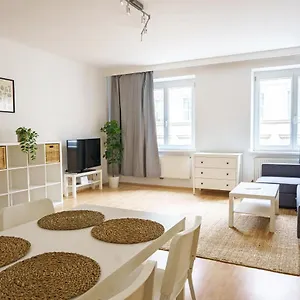 https://living-apartments-schottentor.vienna-besthotels.com