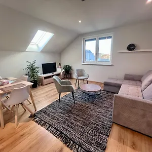https://apt-cozy-near-vienna-airport.vienna-besthotels.com